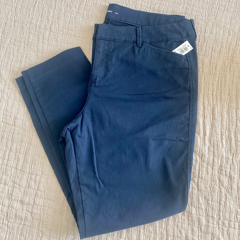 Mid-Rise Pixie Chino Ankle Pants